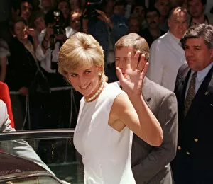 Images Dated 23rd November 1995: Diana, Princess of Wales on her four day visit to Argentina in her role as goodwill