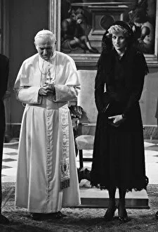 Images Dated 29th April 1985: Diana, Princess of Wales meets Pope John Paul II at the Vatican. 29th April 1985