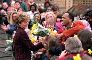 DIANA, THE PRINCESS OF WALES VISITS A HOSTEL FOR THE HOMELESS IN LONDON - 1993 DIANA, THE PRINCESS OF WALES VISITS A HOSTEL FOR THE HOMELESS IN LONDON - 1993