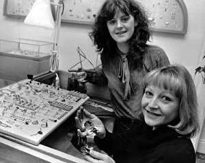 Images Dated 14th February 1980: Diane Cross, Jeweller (left), she runs a Jewellery Workshop in Harborne High Street