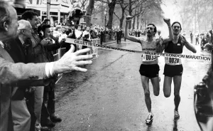 DICK BEARDSLEY AND INGE SIMONSEN CROSS THE LINE TOGETHER TO WIN THE LONDON MARATHON DICK BEARDSLEY AND INGE SIMONSEN CROSS THE LINE TOGETHER TO WIN THE LONDON MARATHON