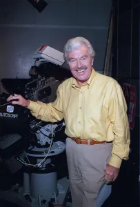 DICKIE DAVIES IN SKY SPORTS GOLD TV STUDIO 31st October 1995 DICKIE DAVIES IN SKY SPORTS GOLD TV STUDIO 31st October 1995