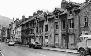 Dilapidated properties on Cemetery Road Porth. 10th October 1978 Dilapidated properties on Cemetery Road Porth. 10th October 1978