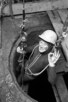 Well diver, Sally Manson. February 1975 75-00667-004 Well diver, Sally Manson. February 1975 75-00667-004