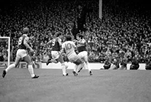 Images Dated 15th October 1983: Division 1 football. West Ham United 1 v. Liverpool 3. October 1983 LF14-05-093