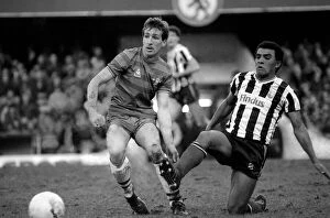 Images Dated 17th December 1983: Division 2 football. Chelsea 2 v. Grimsby 3.. December 1983 LF14-27-080