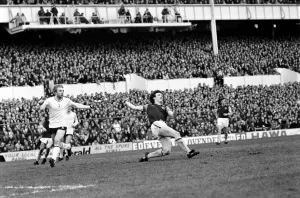 Division One Football 1980/81 Season. Tottenham Hotspur v Aston Villa, White Hart Lane Division One Football 1980/81 Season. Tottenham Hotspur v Aston Villa, White Hart Lane