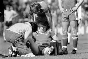 Images Dated 8th April 1977: Division Two football Fulham v Chelsea 1976 / 77 season. Fulham won the match three one