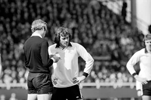 Images Dated 8th April 1977: Division Two football Fulham v Chelsea 1976 / 77 season. Fulham won the match three one