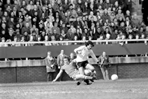 Images Dated 8th April 1977: Division Two football Fulham v Chelsea 1976 / 77 season. Fulham won the match three one
