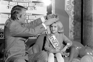 DJ Pete Murray seen here crowning the winner of the Mini Miss UK beauty competition DJ Pete Murray seen here crowning the winner of the Mini Miss UK beauty competition