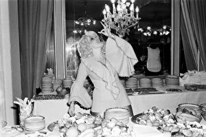Images Dated 1st November 1978: Dolly Parton seen here at the Cafe Royal, London at the start of her U. K. concert tour