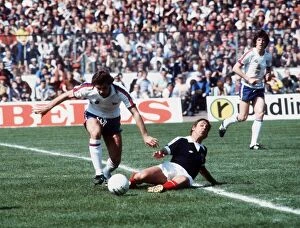 Images Dated 20th May 1978: Don Masson 1978 Scotland v England football tackle on ground ESEuro