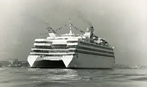 Double hulled cruise ship The SSC Radisson Diamond. 26th May 1992 Double hulled cruise ship The SSC Radisson Diamond. 26th May 1992