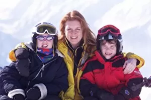 Images Dated 15th February 1999: Duchess of York with daughters Princess Eugenie and Princess Beatrice at the Swiss Ski