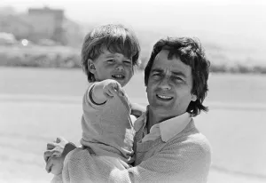 Dudley Moore, Aug 1978 actor comedian and pianist with his two Dudley Moore, Aug 1978 actor comedian and pianist with his two