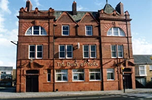 Images Dated 22nd September 1992: The Duke of York pub, Wallsend, Tyne and Wear. 22nd September 1992