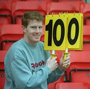 Images Dated 11th February 1995: Duncan Shearer Aberdeen football player who is lopoking forward to scoring his 100th goal