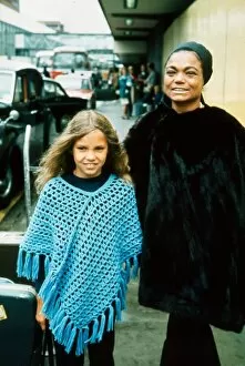 Images Dated 25th May 1971: Eartha Kitt with her daughter in London May 1971