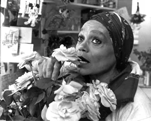 EARTHA KITT IN HER DRESSING ROOM - 14TH JULY 1988 EARTHA KITT IN HER DRESSING ROOM - 14TH JULY 1988