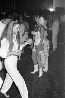 01083 Gallery: Ebony White Ball at the Embassy Club. December 1981