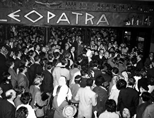 Paparazzi Gallery: Elizabeth Taylor 1963 arrives at Cleopatra fim opening Dominion cinema London