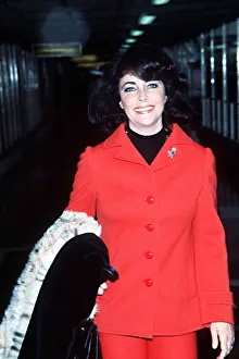 Elizabeth Taylor at London airport May 1975 Elizabeth Taylor at London airport May 1975