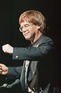 Images Dated 30th June 1992: Elton John performing at the National Indoor Arena, Birmingham during The One Tour