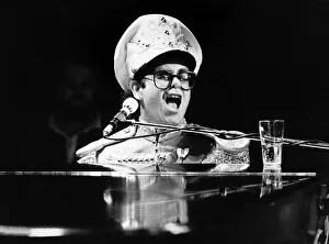 00162 Gallery: Elton John singer November 1982