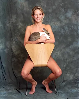 Images Dated 25th November 1999: Emma Inglis TV Vet November 1999 TV Presenter Vetinarian with her pet rabbit Billy