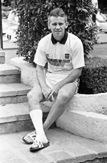 Images Dated 27th May 1986: England footballer Peter Reid with bandaged right leg following an injury