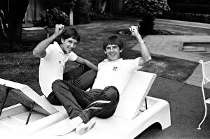 Images Dated 1st June 1986: England footballers Gary Lineker (left) and Peter Beardsley at the team base in Mexico