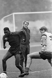 Images Dated 13th October 1986: England manager Bobby Robson during an England training session. 13th October 1986