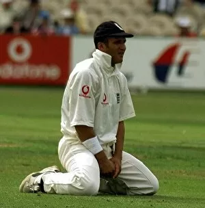 Images Dated 6th August 1999: England v New Zealand Cricket Third Test August 1999 Mark Butcher sits on pitch in