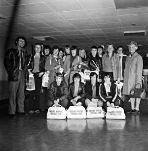 Images Dated 23rd April 1973: The England womens football team at LAP. 23rd April 1973
