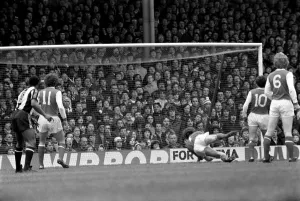 Images Dated 26th April 1980: English Division 1 Football. Arsenal 1 v. West Bromwich Albion 1. April 1980 LF03-04-003
