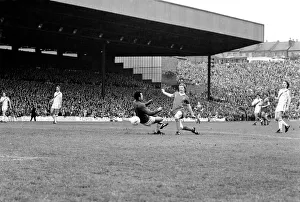 Images Dated 26th April 1980: English Division 1 Football. Crystal Palace 0 v. Liverpool 0. April 1980 LF03-06-071