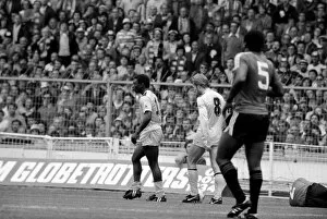 Images Dated 22nd May 1982: English FA Cup Final at Wembley Stadium. Tottenham Hotspur 1 v Queens Park Rangers 1