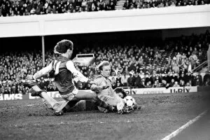 Images Dated 29th January 1983: English FA Cup Fourth Round match at Highbury. Arsenal 1 v Leeds United 1