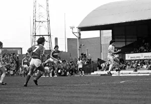 Images Dated 1st November 1986: English League Division Three match at Ayresome Park. Middlesbrough 4 v Bournemouth