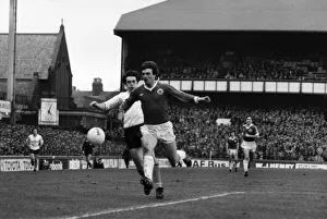 Images Dated 30th January 1982: English League Division One match at Goodison Park. Everton 1 v Tottenham Hotspur 1