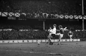 Images Dated 30th January 1982: English League Division One match at Goodison Park. Everton 1 v Tottenham Hotspur 1