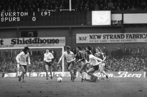 Images Dated 30th January 1982: English League Division One match at Goodison Park. Everton 1 v Tottenham Hotspur 1