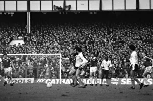 Images Dated 30th January 1982: English League Division One match at Goodison Park. Everton 1 v Tottenham Hotspur 1