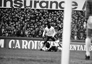 Images Dated 30th January 1982: English League Division One match at Goodison Park. Everton 1 v Tottenham Hotspur 1
