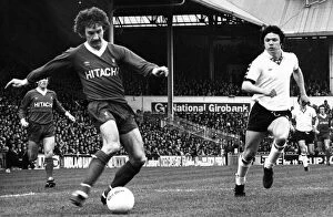Images Dated 29th March 1980: English League Division One match at White Hart Lane. Tottenham Hotspur 2 v
