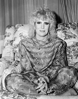 Images Dated 26th July 1985: English singer Dusty Springfield, 26th July 1985