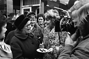 Esther Rantzen filming 'That's Life!'. 21st February 1976 Esther Rantzen filming 'That's Life!'. 21st February 1976