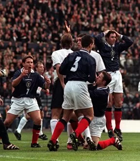 Images Dated 13th November 1999: Euro 2000 Qialifying match at Hampden Park. Scotland 0 v England 2