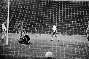 Images Dated 29th September 1971: European Cup Winners Cup. Chelsea 13 v. Jeunesse Hautcharage 0. 29-09-1971